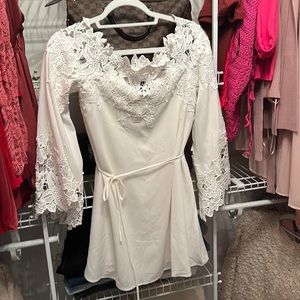 White long sleeve dress lace